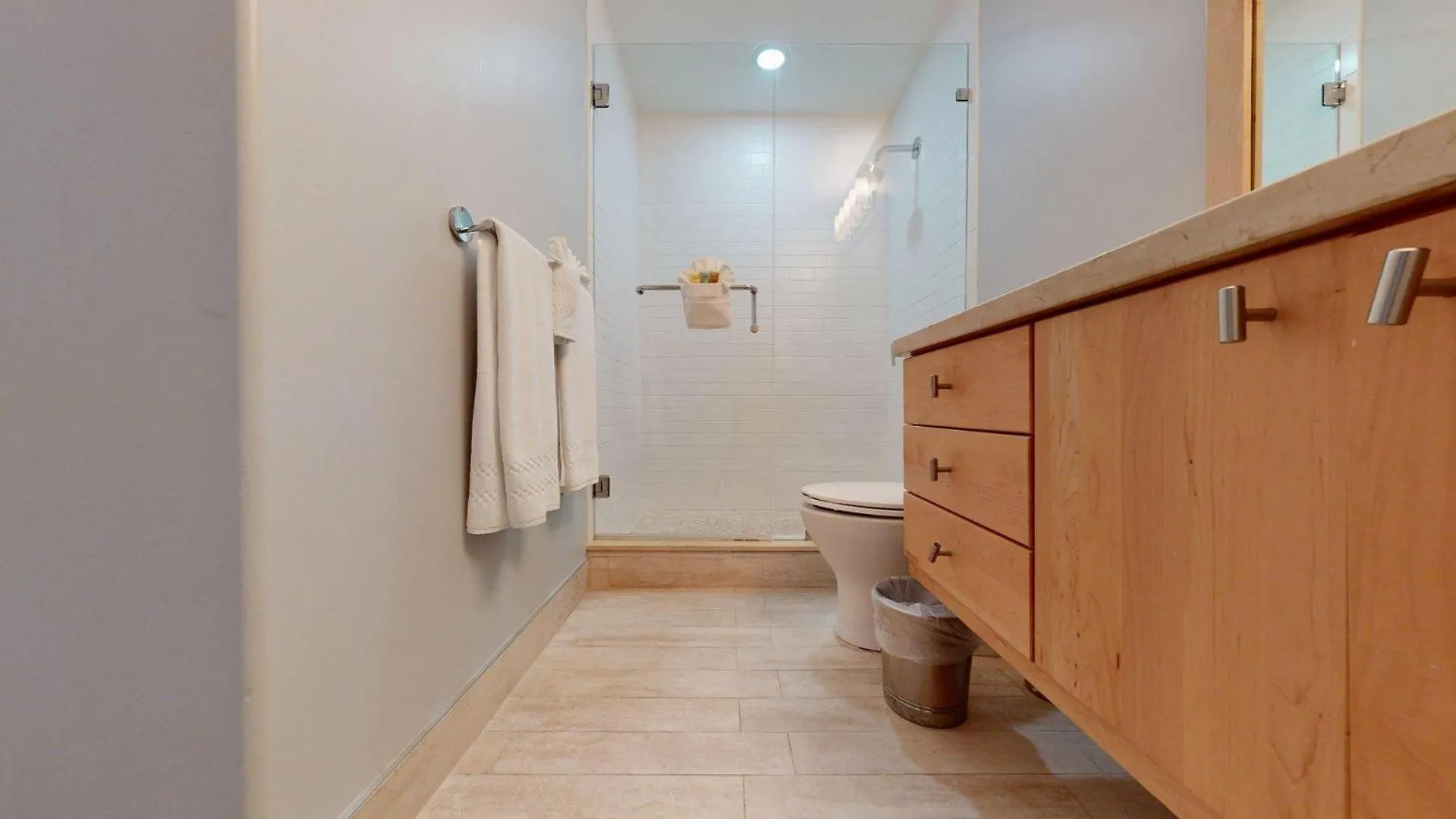 South Bay Beach Club 16 - 4 Bedroom 4 Bathroom Unit George Town Apartment